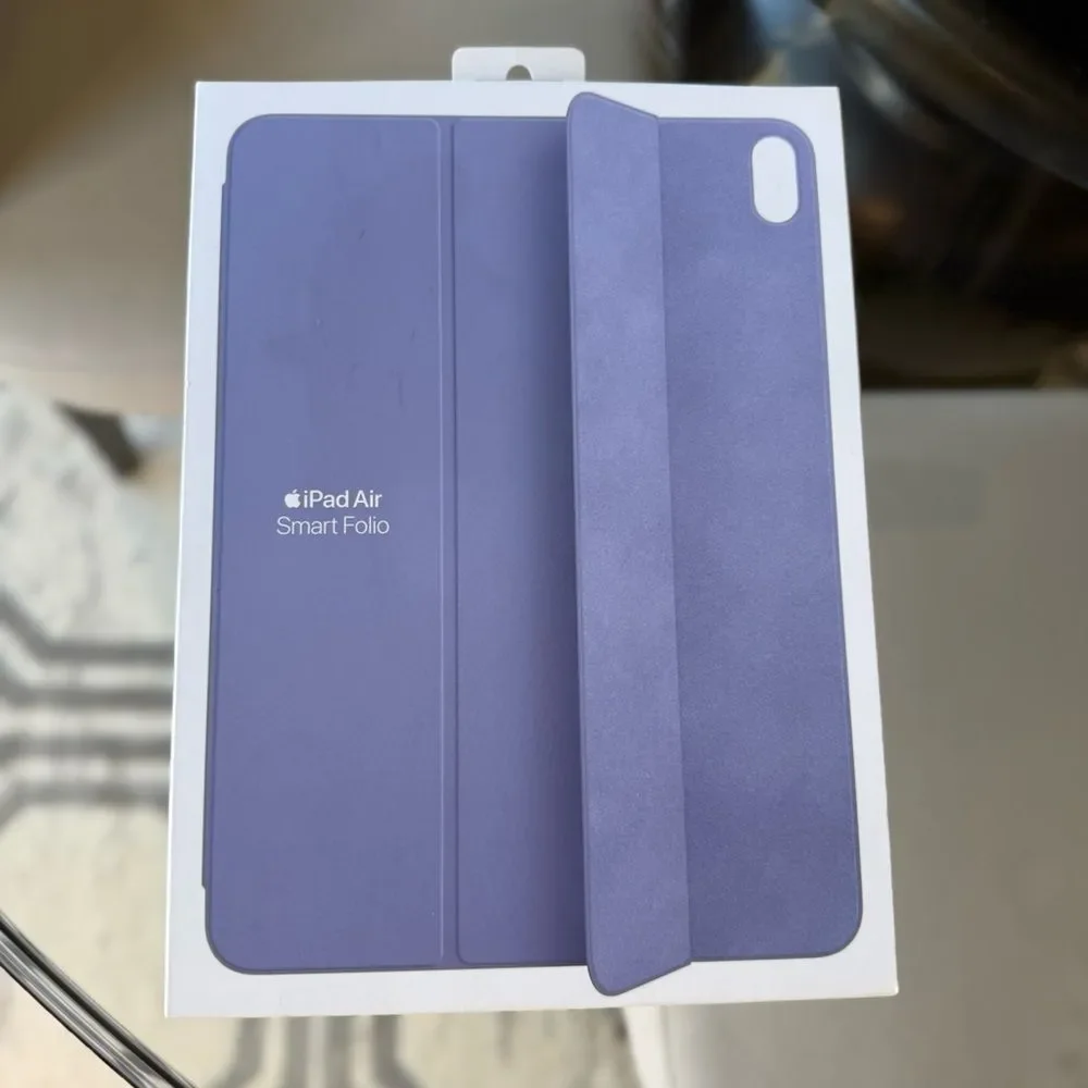 Apple iPad Air Smart Folio 4th and 5th Generation in English Lavender NIB